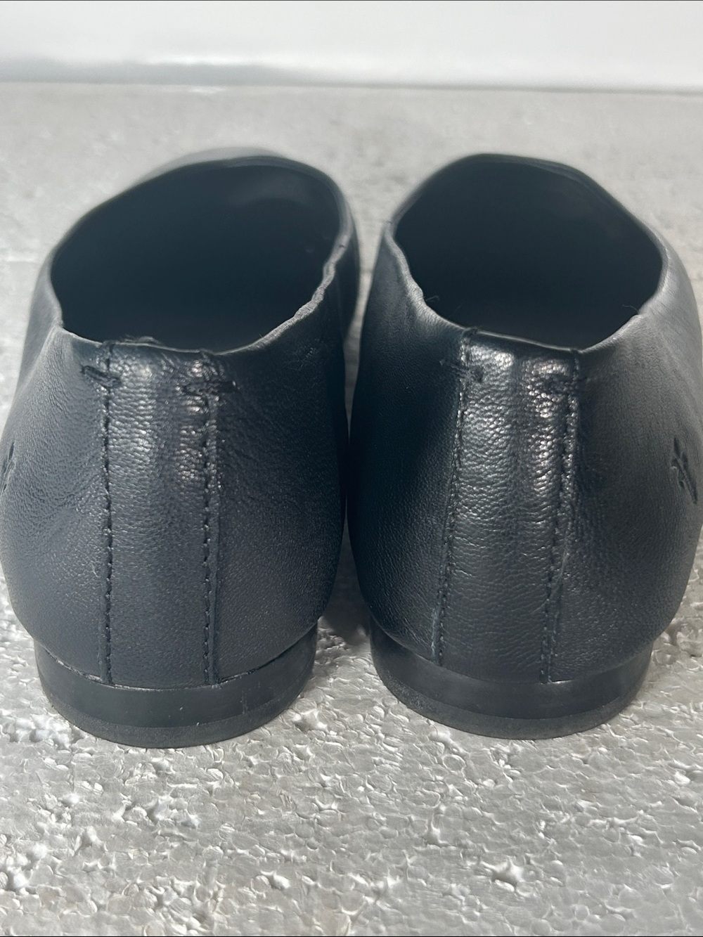 Frye SZ 9 Black Leather Ballet Flats Timeless Closet Staple Minimalist Academia - Picture 8 of 10